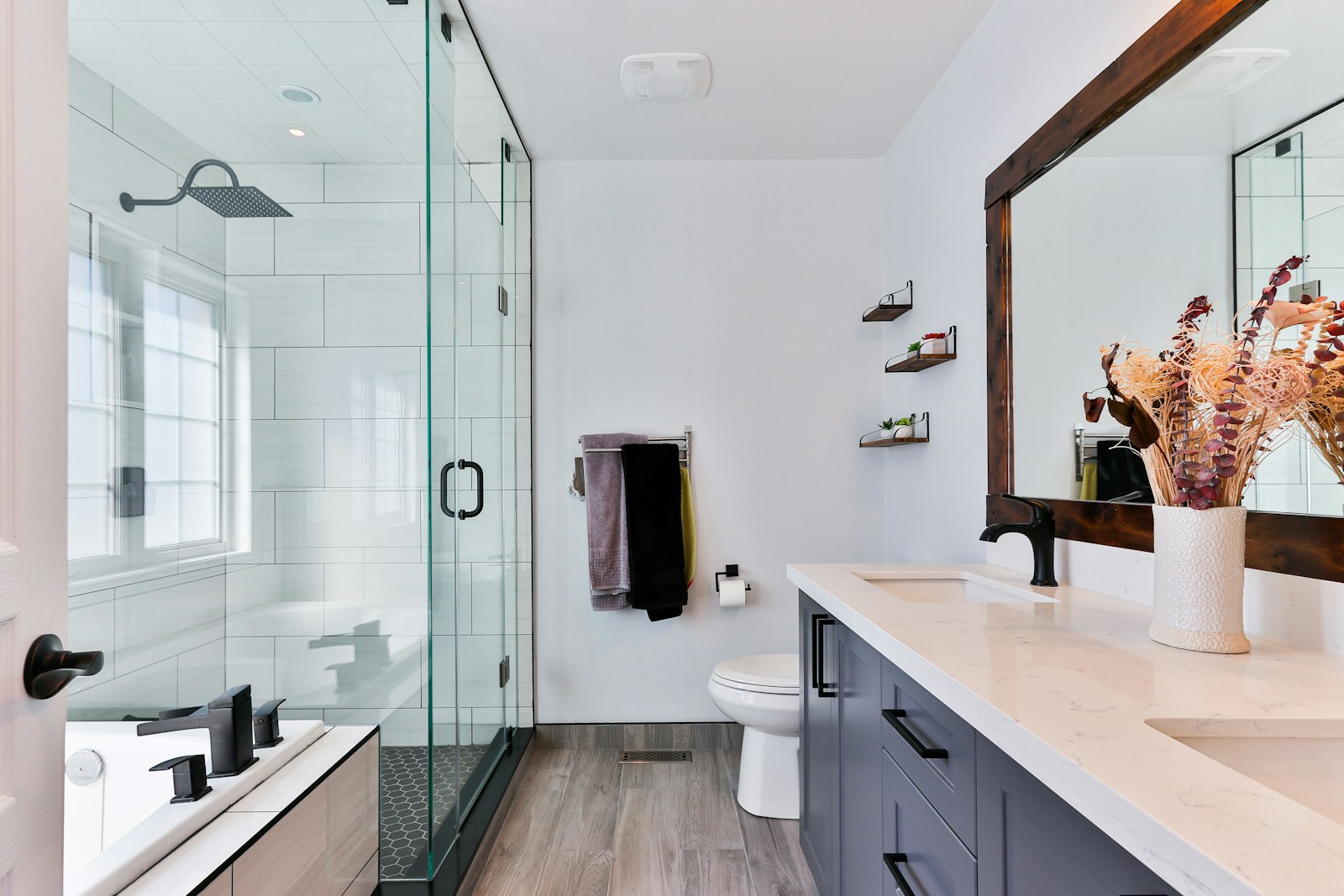 Premium bathroom details