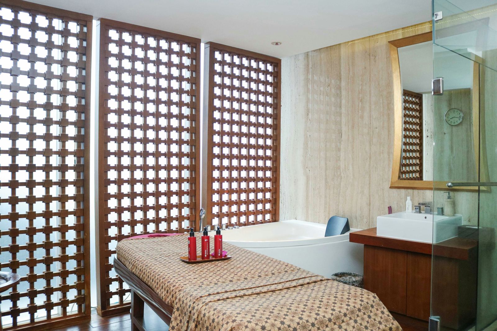 Classic Room rain shower bathroom detail
